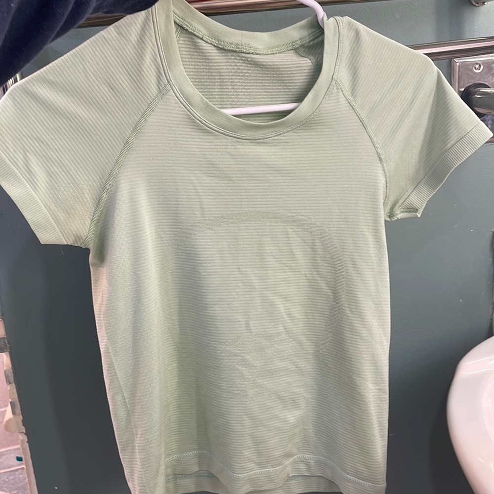 Mint green lululemon swiftly tech